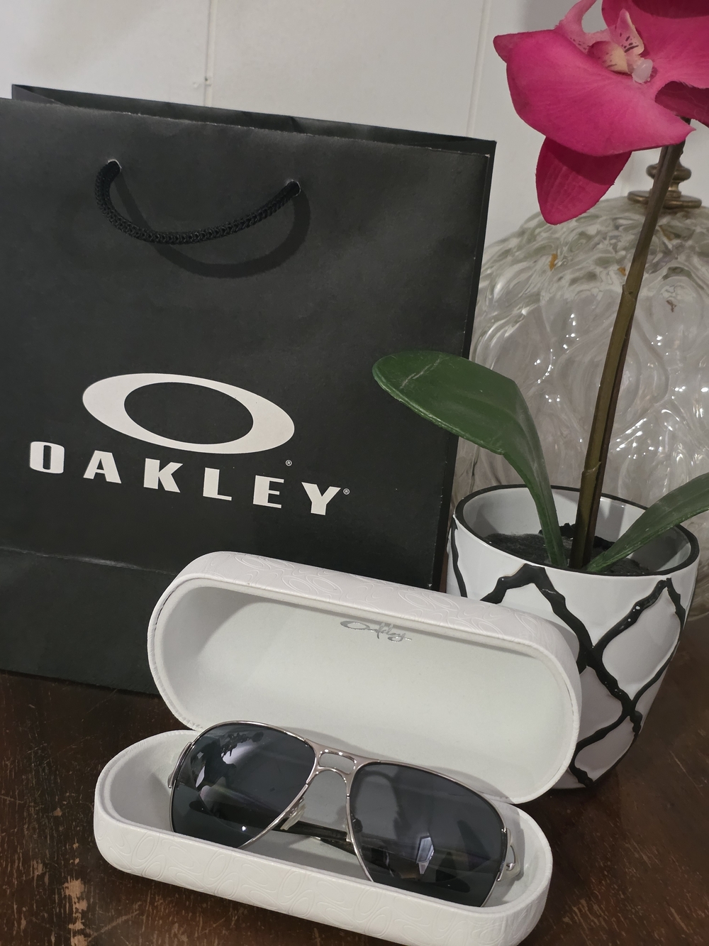 Oakley Women’s Hinder Silver Frame Polarized Aviator Sunglasses